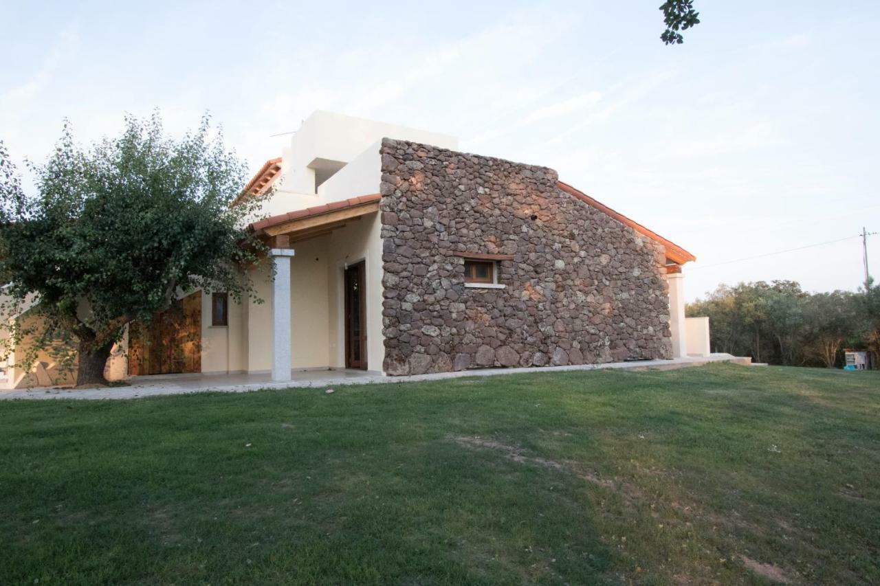 Su Suberju Hotell San Teodoro  Exteriör bild